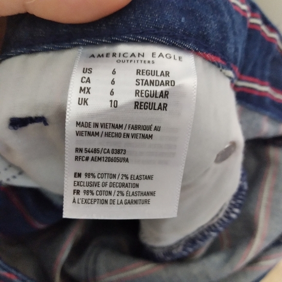 American Eagle Dark Wash Denim Hi Rise Mini Skirt with Raw Hem Size 6 - Picture 12 of 13